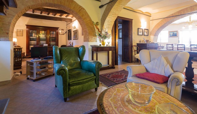 Holiday House 8/10 pax 250sqm in country house with 1ha of garden and swim pool