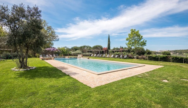 Hotel Apartment "Villa Limone" with Shared Pool & Wi-Fi in Trequanda