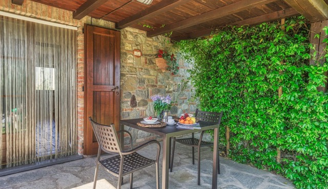 Il Cipresso, one bedroom apartment near Trasimeno! in Villastrada