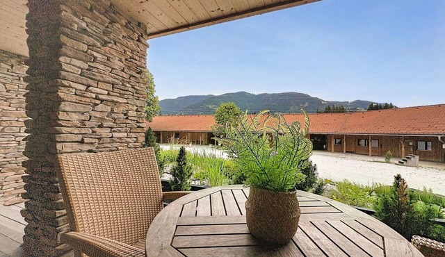 Lovely apartment in villa for 6 guests with TV, terrace and pets allowed in Kaprun