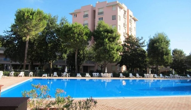 M434 – Marcelli, three-Room Apartment in Residence with Pool in Marcelli