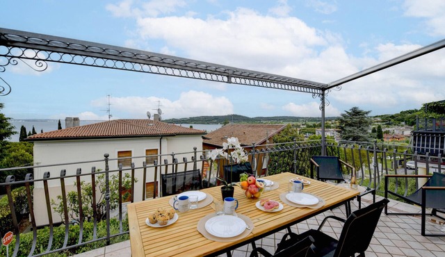 MGH - Garda Sunview Terrace Padenghe in Padenghe sul Garda