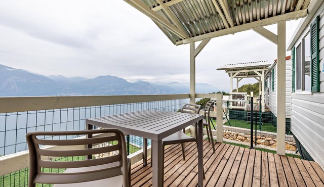 Mobile Home 'Genziana' with Lake View, Wi-Fi and Air Conditioning in Brenzone