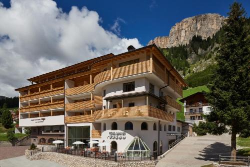 Mountain Hotel Mezdì in Colfosco