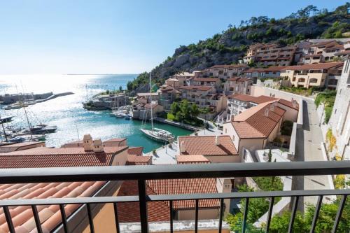 Portopiccolo Avolare Apartments in Borgo, beach included in Sistiana