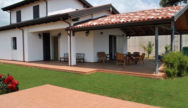 Quattro Rose by Interhome in Itri