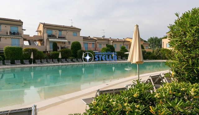*Residence with Pool* P. Nember [Garden + Park]