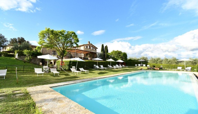 Rocche di Valiano, Gelsomino in Siena, pool use, AC in Castelnuovo Berardenga