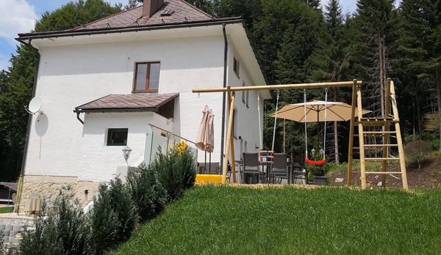 Romantic holiday home surrounded by the beautiful Bohemian Forest in Pfaffetschlag
