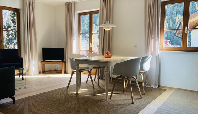 's Lois - beautiful apartment in the beautiful Kaunertal for 2-4 p. with terrace, balcony, garage in Kaunertal