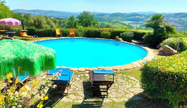 Stone Casale Apartment with Pool & Terrace: Sibillini to Sea View in Penna San Giovanni