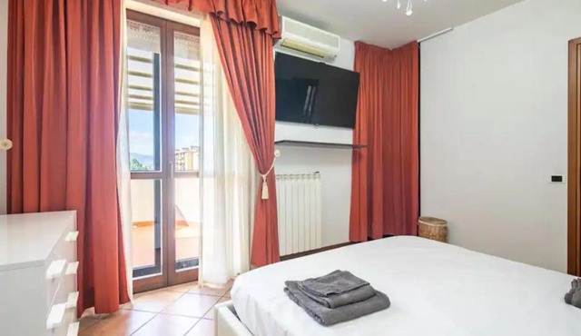 SUITE con 2 Balconi - 6 Guest in Prato