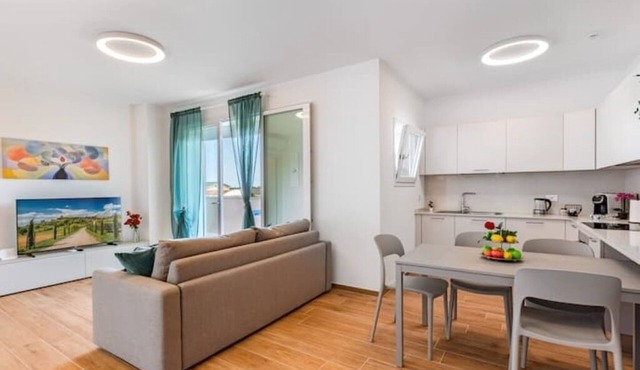 Terrace- new - 900m Tower -Park priv- spacious in Pisa