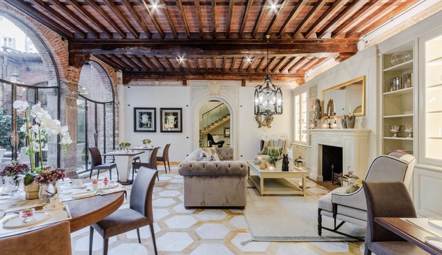 The Lucca Heritage Retreat, a Spacious Home with Outdoor inside the Walls of Lucca in Lucca