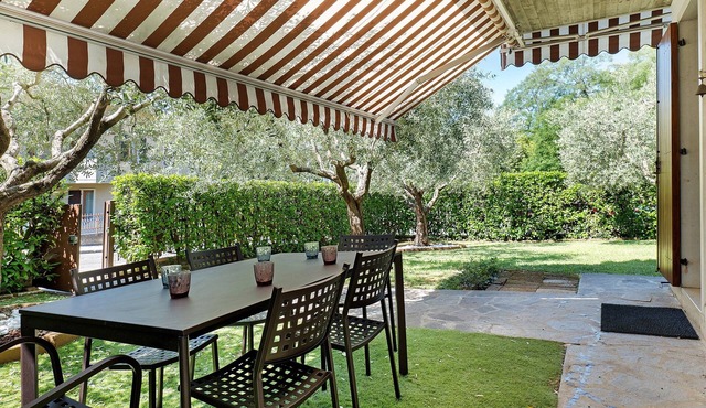 Valpolicella Family House with Private Terrace, Wi-Fi, and Air Conditioning in Corrubbio