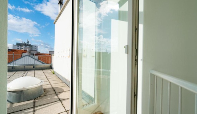 Vienna Residence | Terrific apartment with a phenomenal roof terrace just opposite Belvedere Castle in Wien
