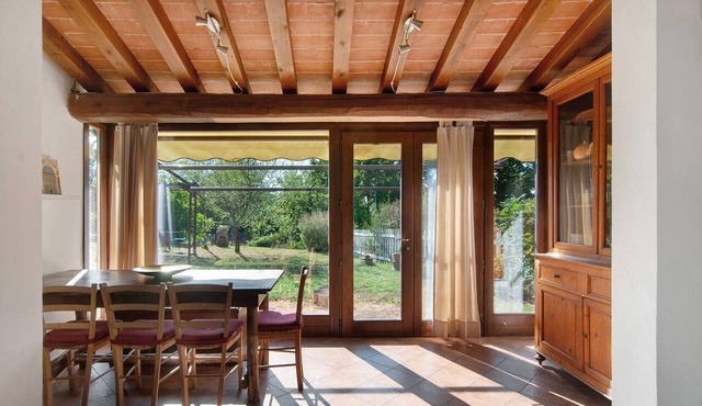 Villa Il Rossignolo Apartment – Private Garden, Shared Pool & Terrace, Wi-Fi in Grassina