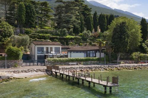 Villa Locchi with private Pier in Malcesine