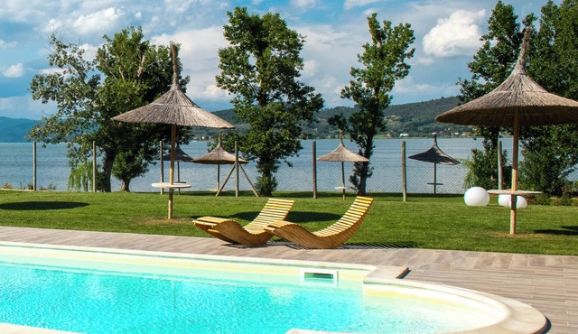 Villa with pool and garden on Lake Trasimeno