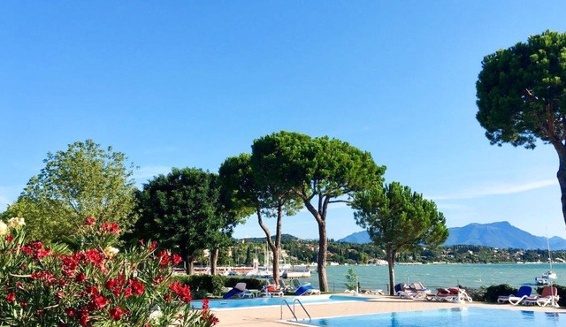 Wonderful villa for 4 people with A/C, WIFI, pool, TV and terrace in Villaggio D'annunzio