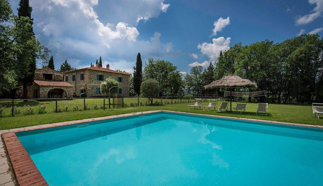 Wonderful private villa with A/C, private pool, WIFI, patio, pets allowed and panoramic view in Ambra