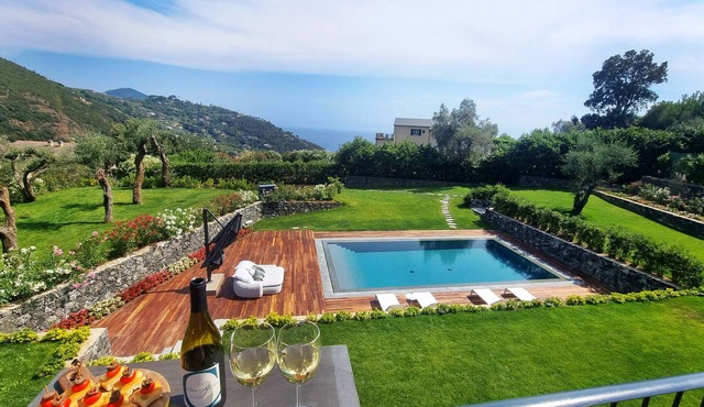 Wonderful relaxing villa with pool and tennis! - Villa Mirea