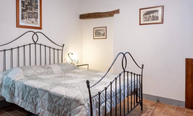 Santa Reparata Apartment | Apartment 'Borraggio' with Shared Pool, Shared Garden and Wi-Fi