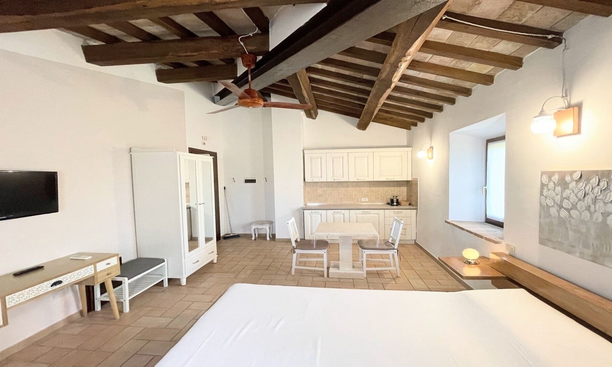 Limiti Villa | Spello By The Pool - Sleeps 11 - Fabulous Villa + Pool. All Exclusively Yours