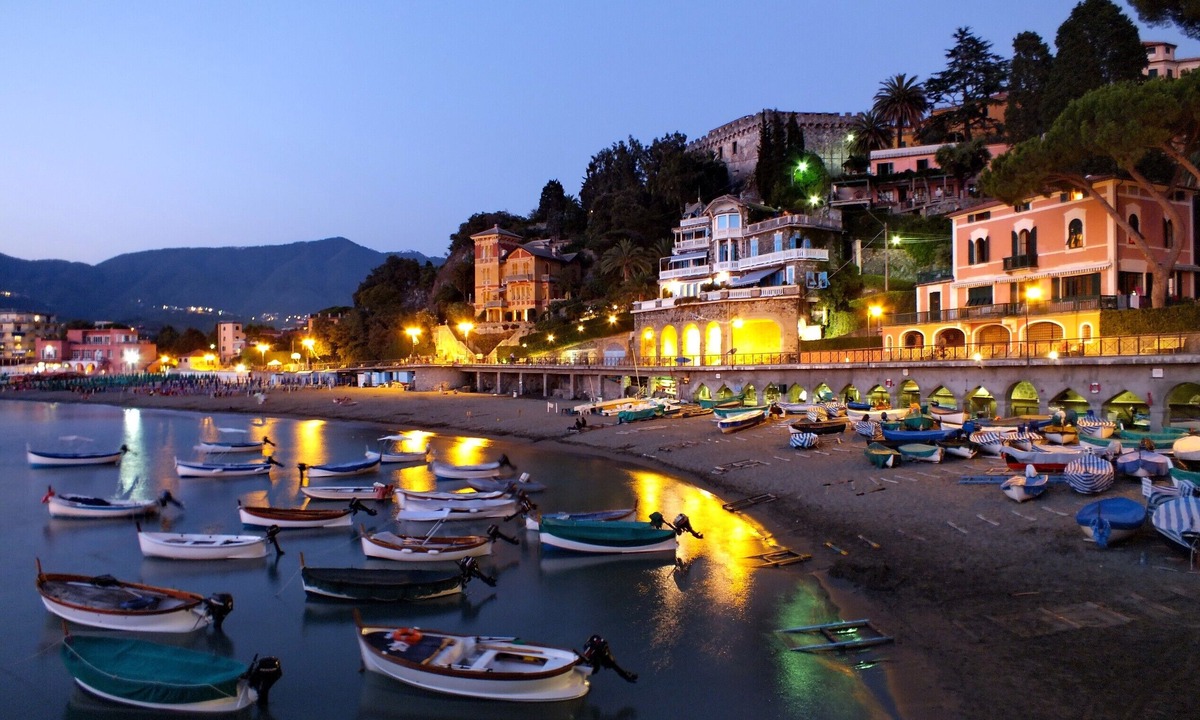 Arzeno Villa | The Perfect beach escape! A lovely villa on the beach promenade. - Villa Celeste
