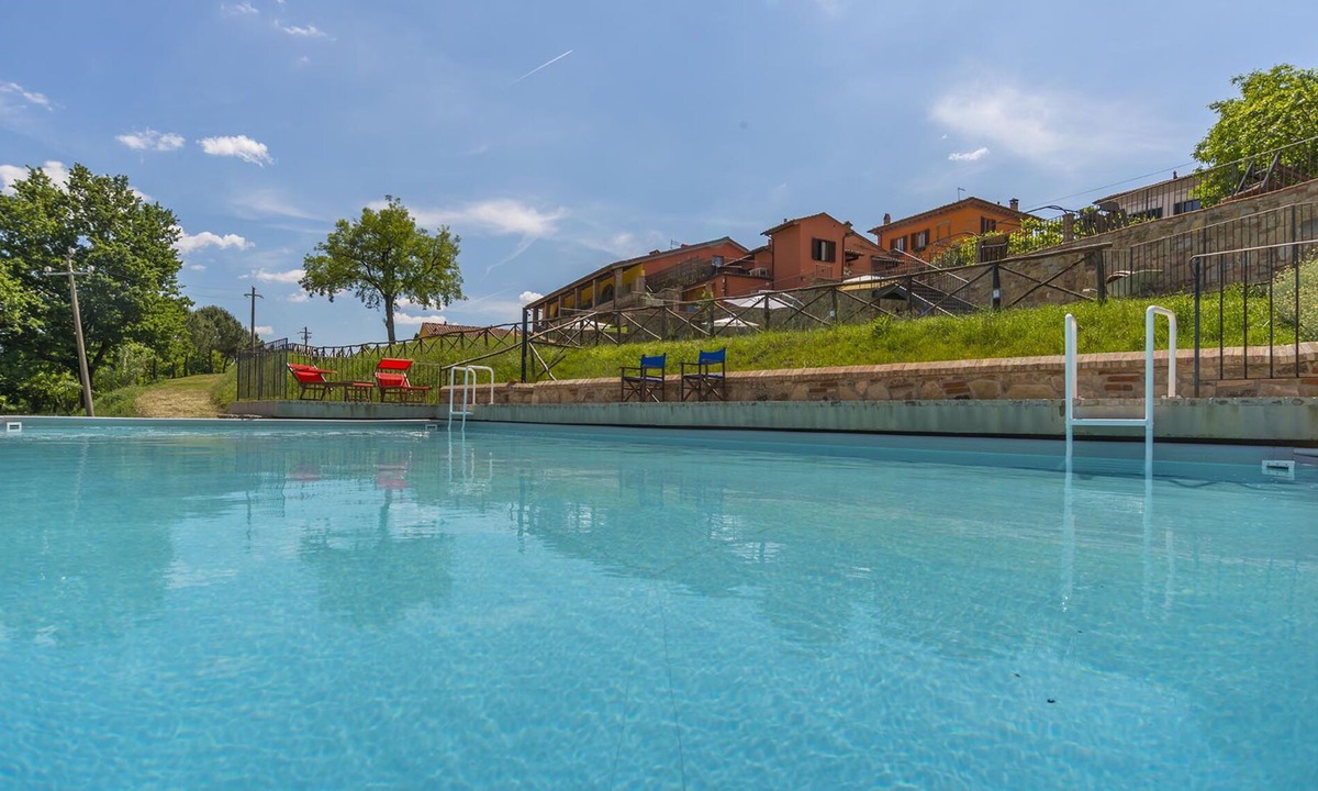 Laterina Apartment | Nice apartment for 5 people with A/C, WIFI, pool, TV, panoramic view and parking, close to Arezzo