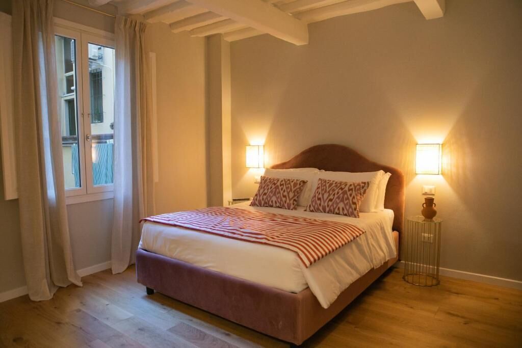 Oltrarno Apartment | Luxury Apartment with view on Piazza Pitti