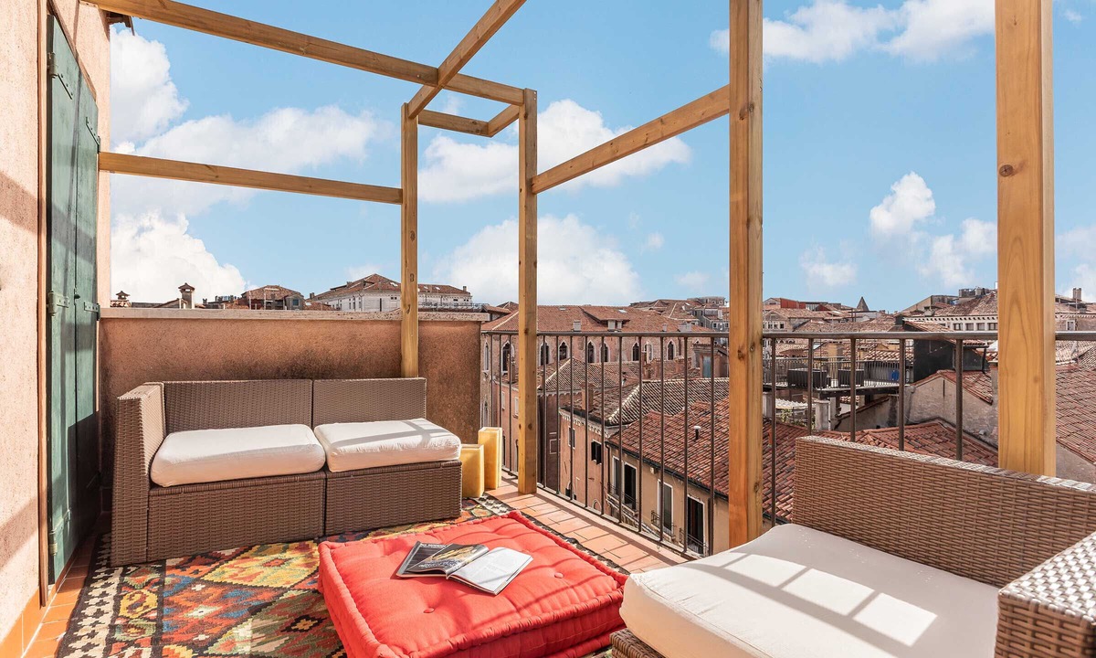 San Marco Apartment | Distinctive Penthouse with Elevator Terrace and View