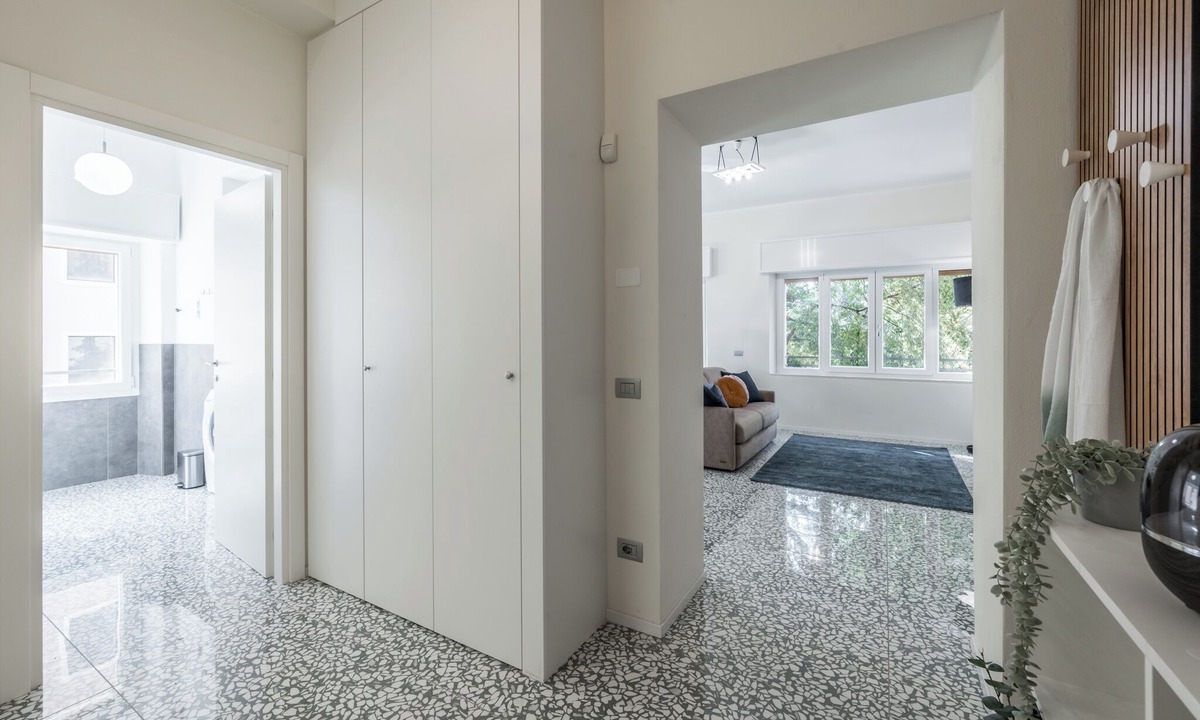 Old Town Apartment | [AN EXCLUSIVE OVERLOOK IN THE HEART OF MODENA] SWING ON THE SQUARE