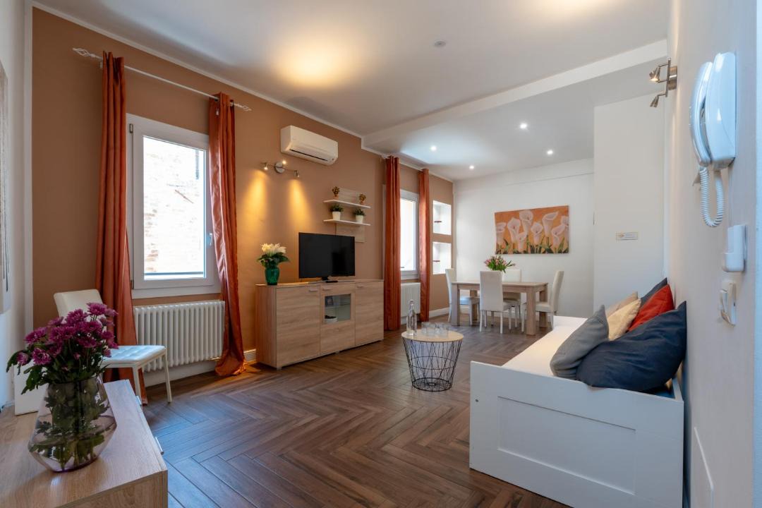Ferrara Historic Centre Apartment | Gold Apartment