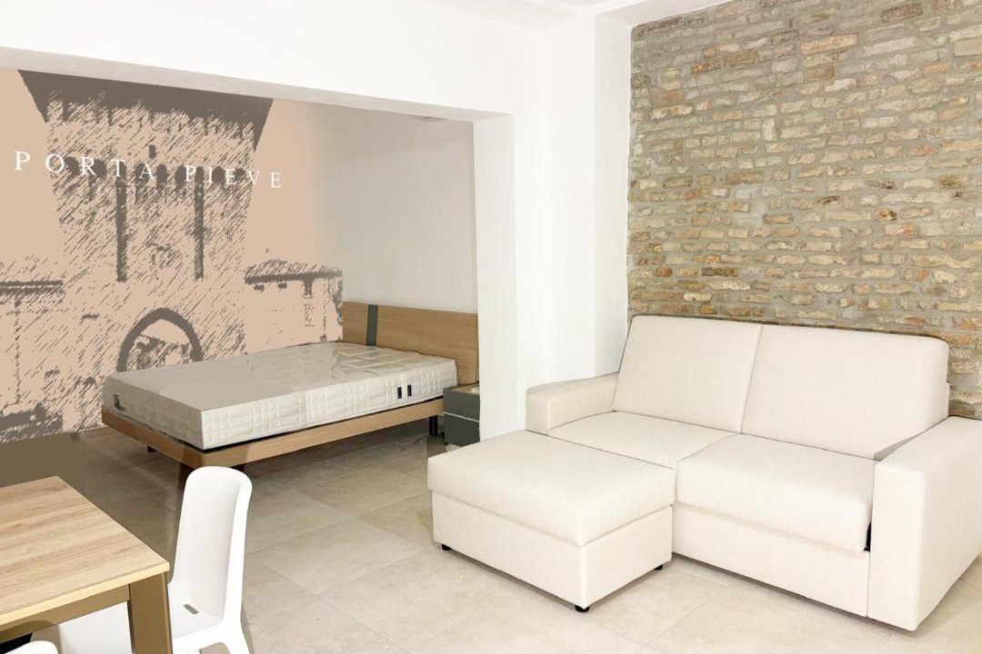 Cento House | Ugo Bassi 98