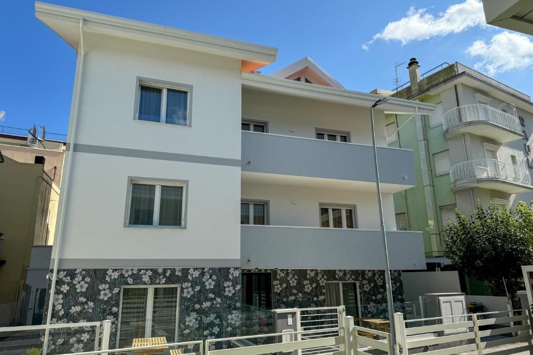 Fogliano Marina Apartment | Villa Pra-tu - Mansarda Moderna 2 Camere - P r a t u r e c c i Group