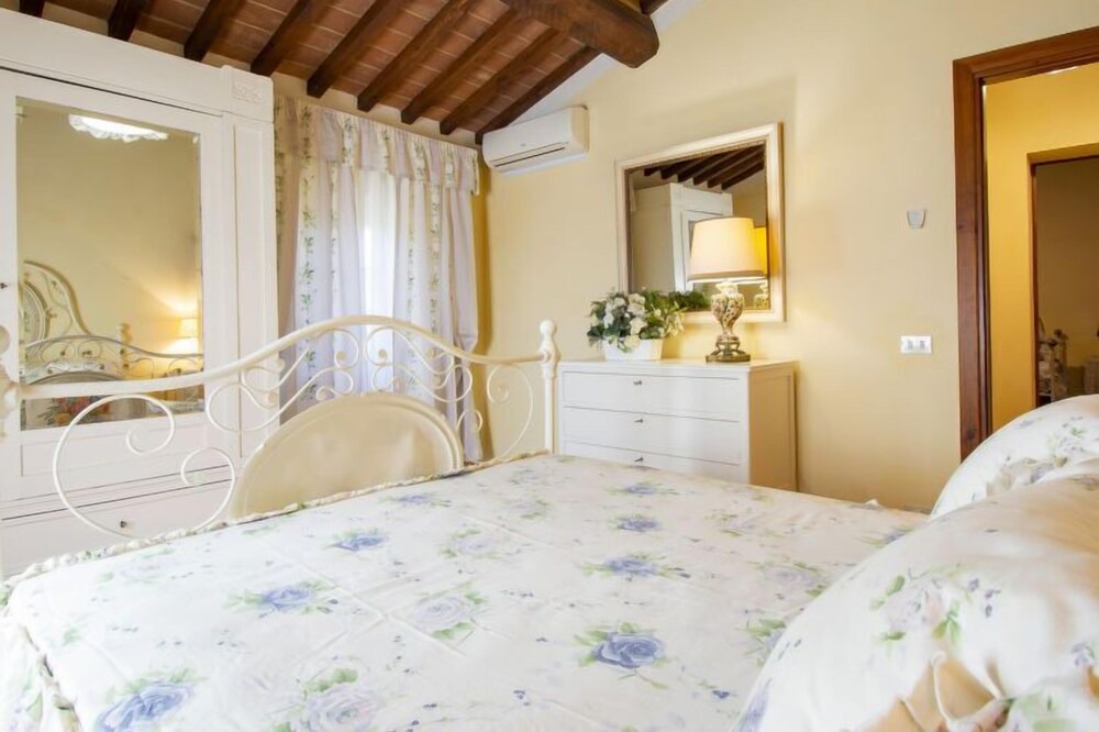 Photo of Bedroom in Civitella in Val di Chiana