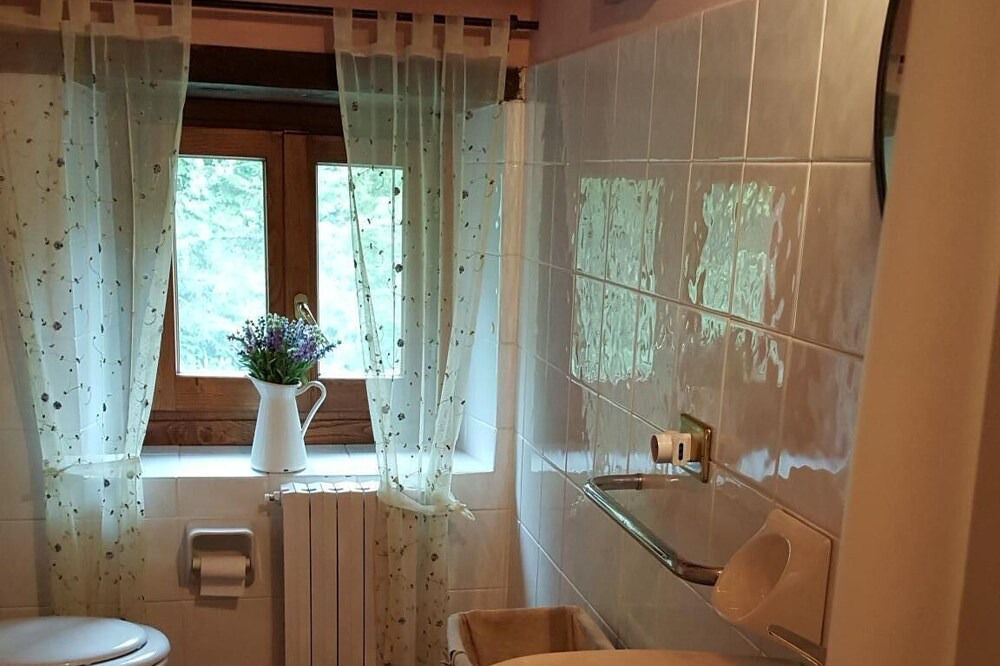 Photo of Bathroom in Talla