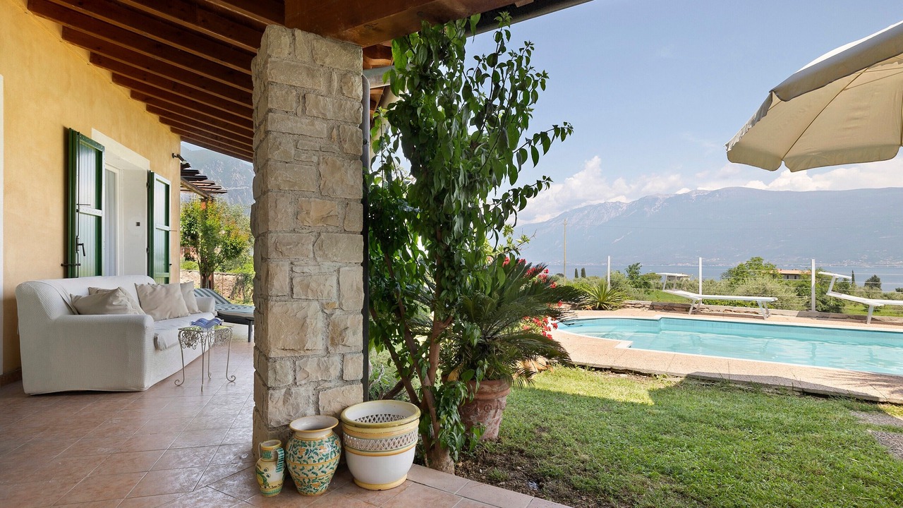 Photo of Patio Balcony in Roina