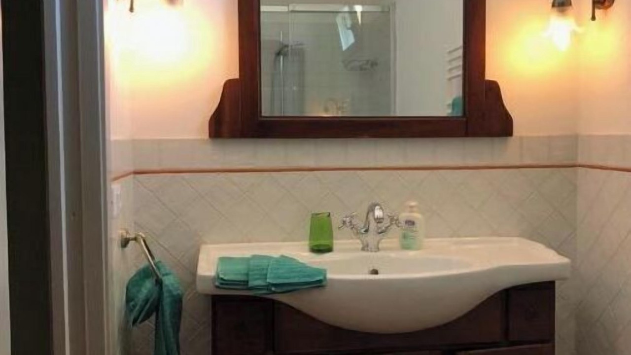 Photo of Bathroom in Mezzano