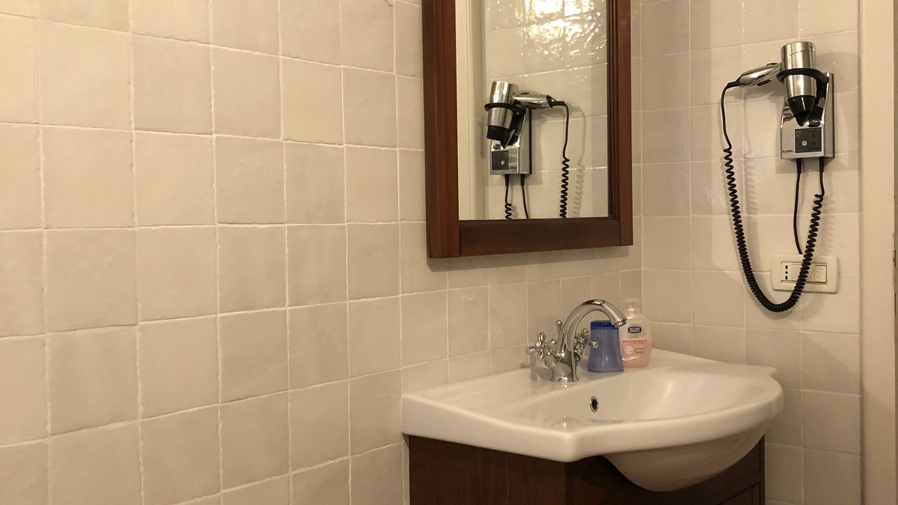 Photo of Bathroom in Mezzano