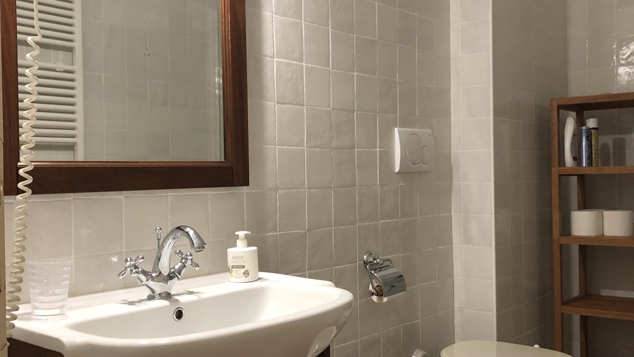 Photo of Bathroom in Mezzano