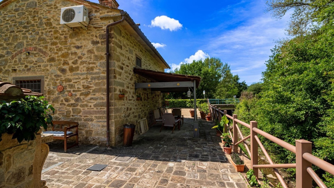 Photo of Outdoor in Polvano
