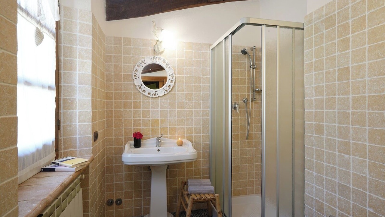 Photo of Bathroom in Cinigiano