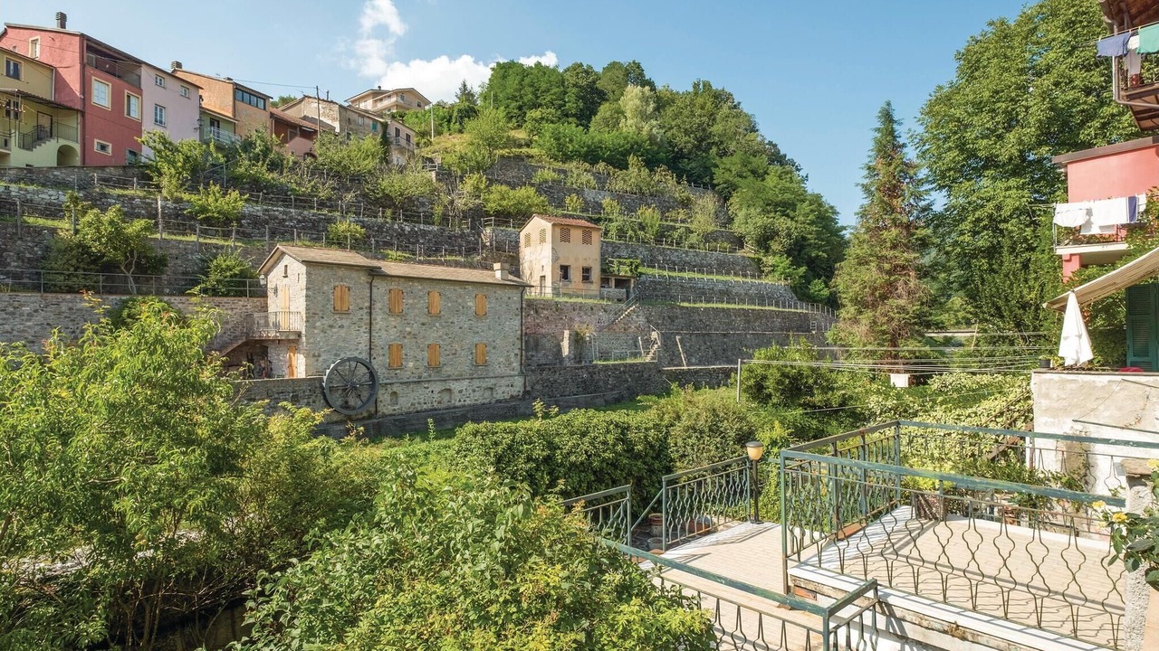 Photo of Bedroom in Varese Ligure
