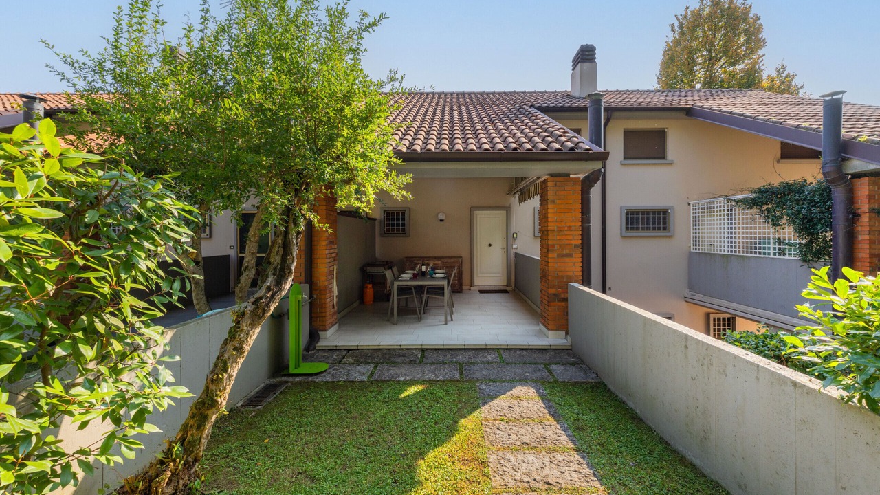 Photo of Patio Balcony in Padenghe sul Garda