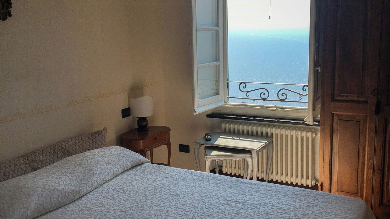 Photo of Bedroom in Mortola