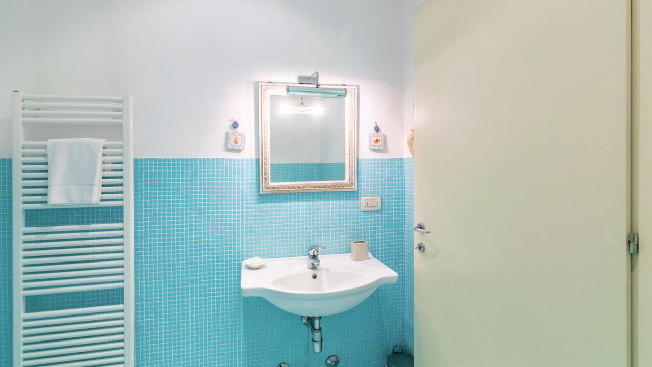 Photo of Bathroom in Marina Centro
