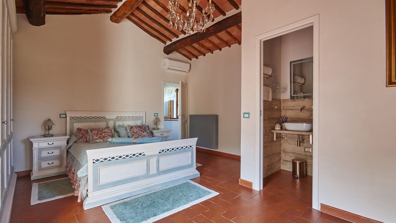 Photo of Bathroom in Gaiole in Chianti