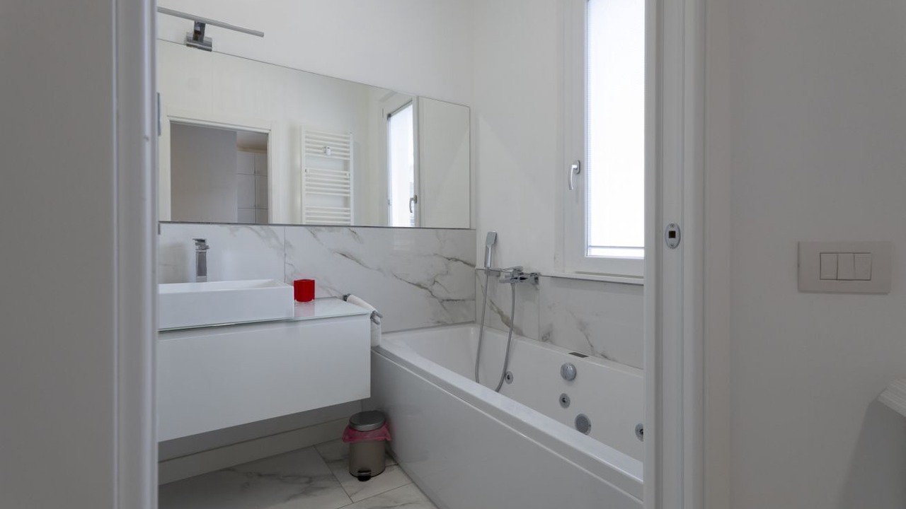 Photo of Bathroom in Marina Centro